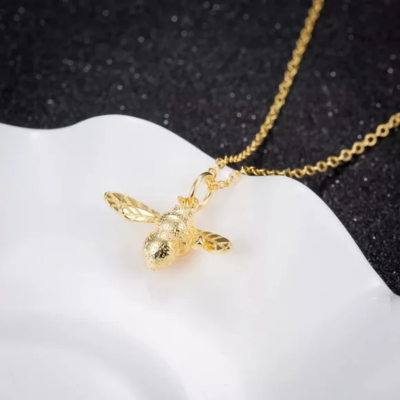 !NEW Gold Bee Necklace | 18k/.925 Adjustable Size - Picture 3 of 16